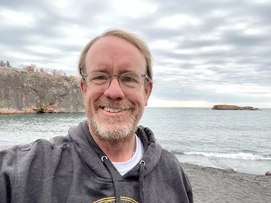 Brett selfie by the ocean